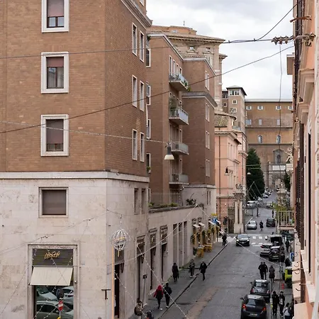 Sotto al letto del Papa - Borgo Pio - Vaticano-2